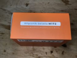 Opakowanie włącznika światła M172 z dotykowym panelem, białe.