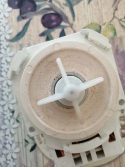 AEG F65401VI - błąd i20, wymiana pompy nie rozwiązała problemu. Woda nie jest pobierana.