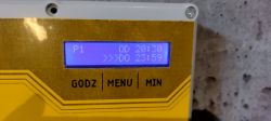 Display of an electronic timer showing operating hours.
