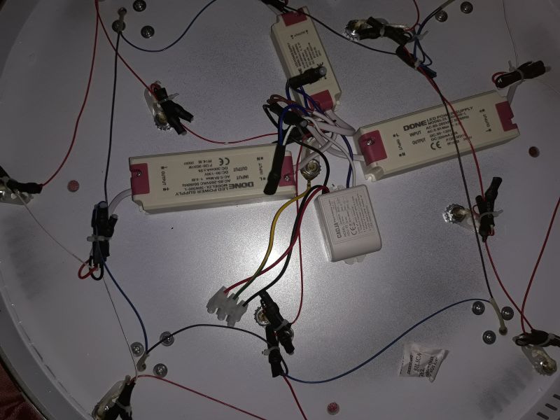 Podłączenie żyrandola - ozcan przewód ochronny i neutralny