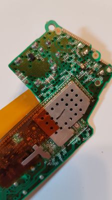 Kontroler Xbox One S - sygnał analogu aktywny tylko po naciśnięciu przycisku