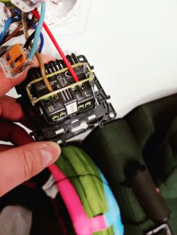 Podłączenie ściemniacza Legrand Niloe Step z nieznanych LED - brak ściemniania, ale włącza