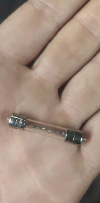 Opel Antara 2007r. - Poszukiwany bezpiecznik zwłoczny 3SB 4A 250V dla lampy bi-xenon z klapką