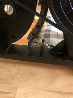 Co oznacza błąd E1 w rowerze stacjonarnym Adidas C-16?