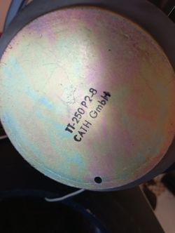 Zbliżenie na tylną część głośnika TT 250 P2-8 firmy CATH GmbH.