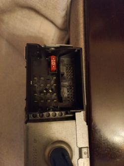 Podłączenie oryginalnego radia z VIN w Peugeot 307 HDI 2007 - kolor przewodów