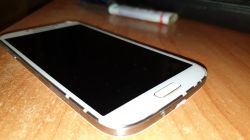 [Sprzedam] Zamienię Samsung Galaxy S4 LTE na laptop.