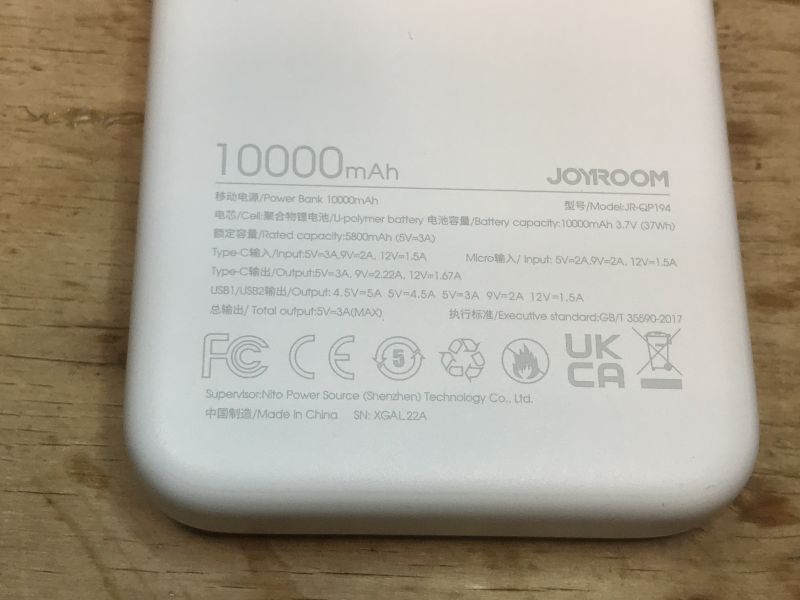 Powerbank Joyroom JR-QP194 z informacjami o pojemności.