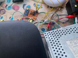 Emulator zmieniarki CD do radia Toyota Corolla E11 – Arduino Nano, AUX, Bluetooth MH-M18