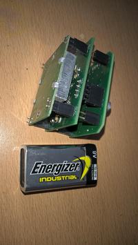 Jak zbudować mały czujnik PIR do sufitu z zasięgiem 3-5m i niskim poborem prądu?