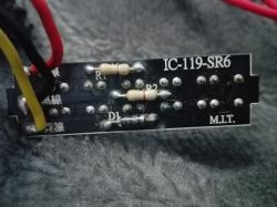 Naprawa lampy tylnej LED w motorowerze - 3 z 6 diod słabo świeci
