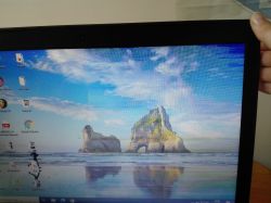 Laptop lenovo ideapad 310 - Ekran na połowie raz działa raz nie działa
