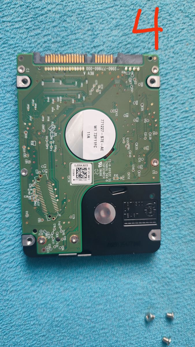 Tacce Montaż laptopowego HDD bez stelaża w metalowej tacce PC – ryzyko ...