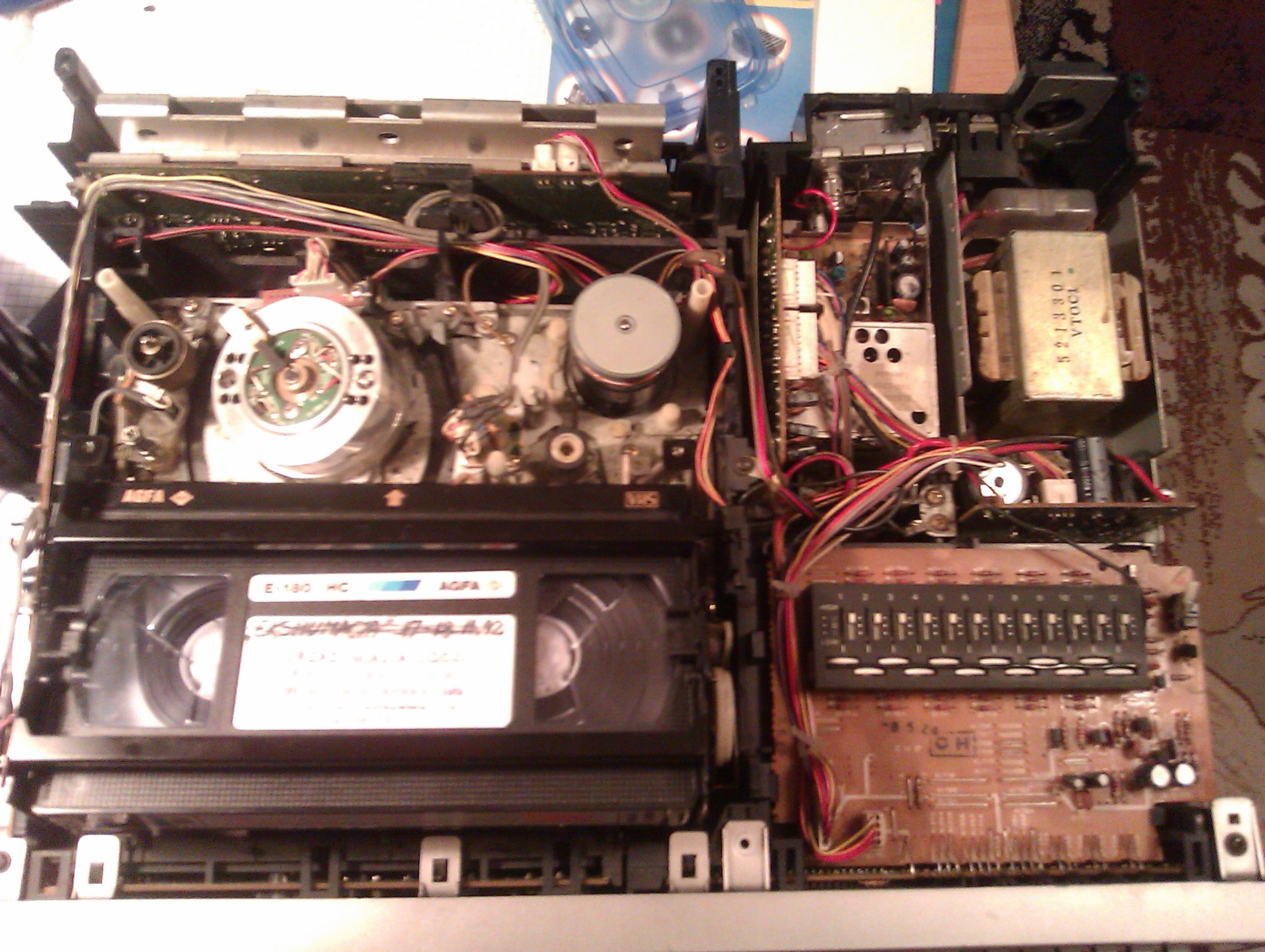 Szukam schematów Hitachi VT11E. elektroda.pl