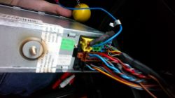 Jak podłączyć telefon przez Jack do radia bez AUX w Seat Toledo II?