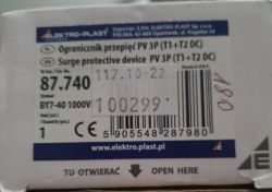 Opakowanie ogranicznika przepięć PV 3P marki Elektro-Plast.