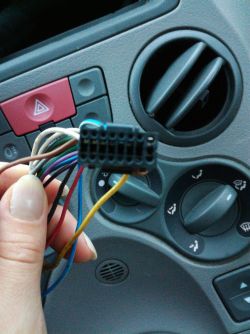 Radio do Fiata Pandy - Szukam przejściówki do Radia samochodowego