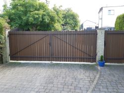 Best Automatic Device for 225cmx160cm Double-Leaf Gate: Steel Profile & Railing Options