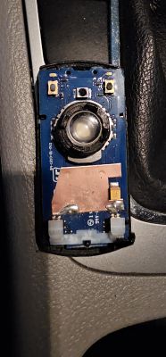 Jak przylutować kabelki w Sony Ericsson HCB-400? Potrzebuję schematu.