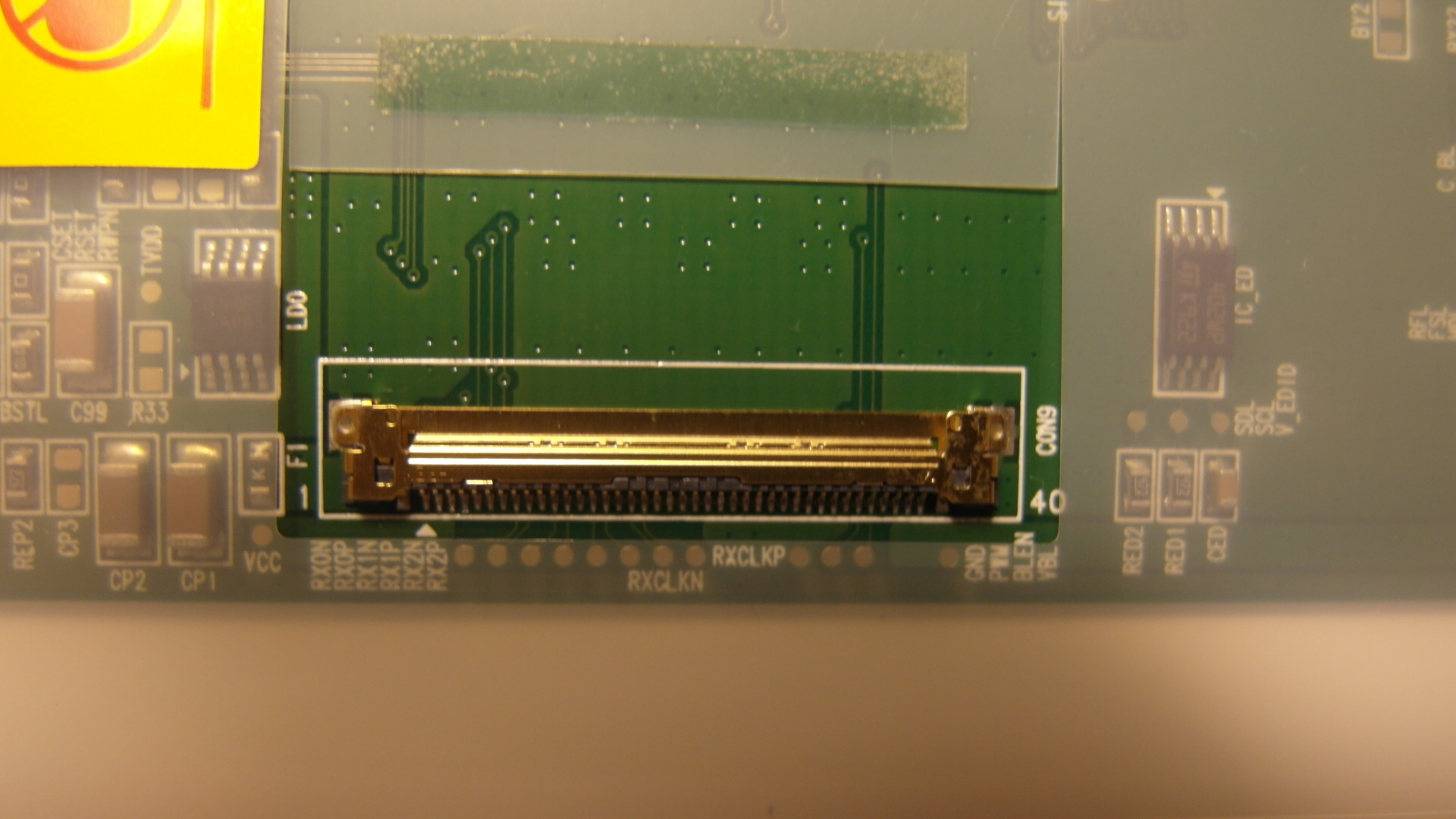 Samsung NP-R520 FS01PL jaką matrycę i akumulator? - elektroda.pl