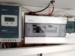 Iveco Daily - Bezpieczniki AC zamiast DC w inst.fotowoltaicznej kampera