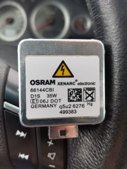 Jak wybrać trwałe żarówki D1S i H9 do świateł mijania i drogowych: wartość zamiany na LED?