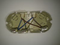 Pass-through Sockets Wiring: Safely Connecting 3x2.5mm² Wires for Daisy-Chaining