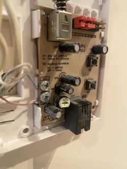 PROEL SPJ PC255 - montaż włącznika/wyłącznika oraz regulacja głośności