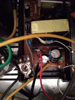 Kompaktowy tester lamp elektronowych Kompaktowy tester lamp elektronowych
