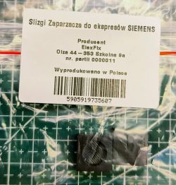 Siemens EQ6 plus 100 – element wyjęty z pojemnika na brudną wodę podczas czyszczenia