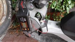 Doświadczenia z używania prostownika Hamron z JULA - monitorowanie ładowania przez sieć