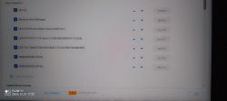 Lista opcji rozruchu w BIOS-ie z zaznaczonymi systemami Ubuntu i Windows Boot Manager