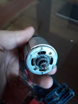 Bosch GSR 14,4-2-LI - Sparking - worn brushes - how to replace? Bosch GSR 14,4-2-LI - Sparking - worn brushes - how to replace?