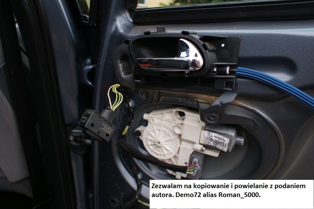 Demontaż tapicerki tylnych i przednich drzwi w Peugeot 407