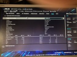 Zdjęcie ekranu przedstawiające UEFI BIOS Utility w trybie zaawansowanym na komputerze marki ASUS.