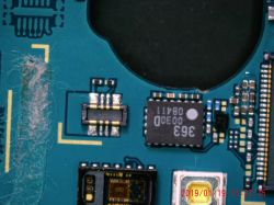 Samsung Galaxy S8 SM-G950 - Brak ładowania, uszkodzony element na płycie głównej