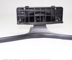 Podstawka do telewizora Samsung z widoczną częścią montażową z tworzywa