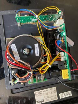 Subwoofer aktywny - brak możliwości uruchomienia suba bez pilota