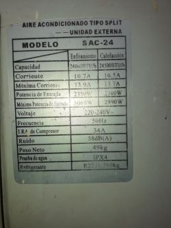 Tabliczka znamionowa jednostki zewnętrznej klimatyzatora typu split