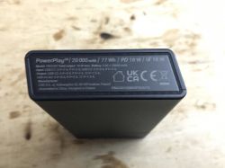 Powerbank PBGC03 o pojemności 20000 mAh z napisem 