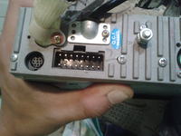 Eonon 0858 - Gdzie znaleźć kabel zasilający lub przejściówkę?