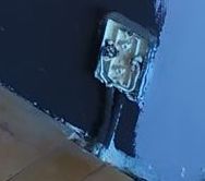 Rozdzielnica w bloku z wielkiej płyty: Remont i integracja z nową instalacją elektryczną