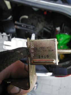 Jak podłączyć wężyki podciśnieniowe w Audi A4 B5 1.9 TDI 96 rok?