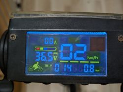 Hulajnoga Moovway Easy Trott LME-350TS - nie jedzie, licznik na postoju pokazuje 2km/h