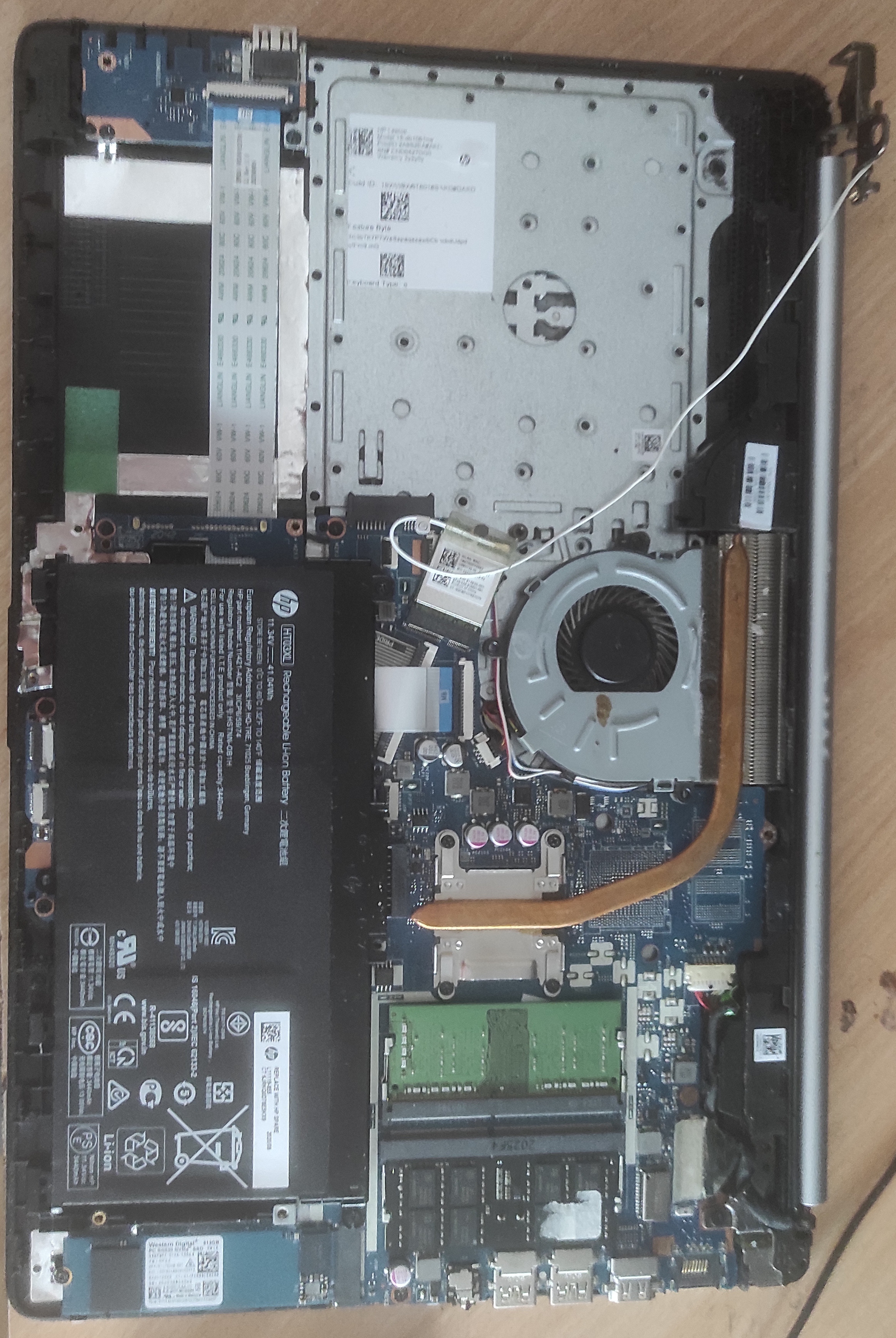 HP Laptop 15-db1xxx podlaczenia laptopa z zepsuta matryca do monitora