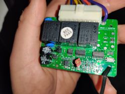 Uniwersalny sterownik centralnego zamka - programowanie nowych pilotów