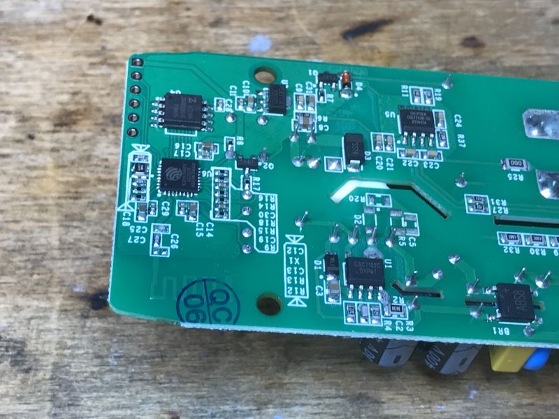 Close-up of WS-04H1 PCB Close-up of the PCB of the WS-04H1 device with visible components.