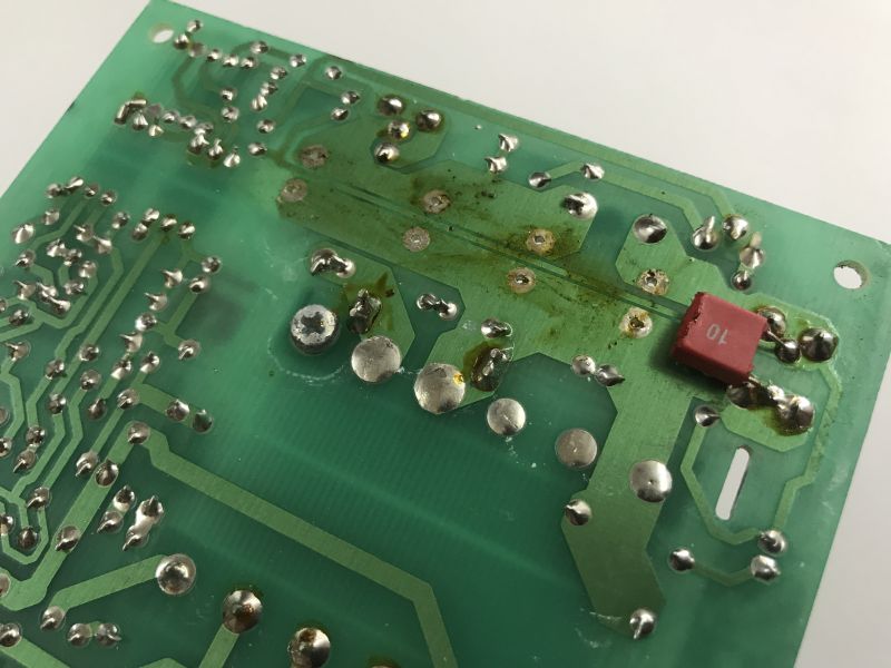 The inside of the Polish retro power supply Polwat PWS-100 RM 24V/4A - has it survived the years of 