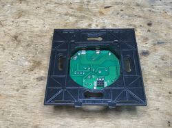 [ESP8285] Włącznik światła WiFi LED master z ukrytą (i darmową?) funkcją RF433