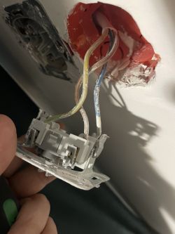 Which WiFi controller should I choose for 3-wire external blinds?